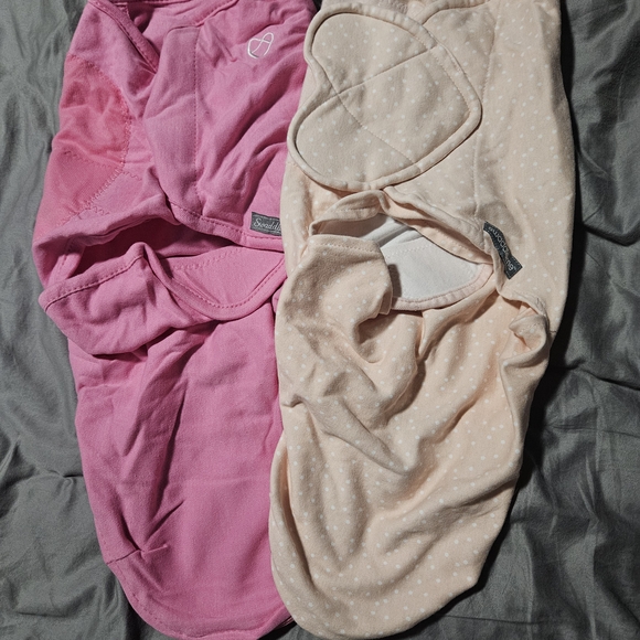 SwaddleMe Peach and White Polka Dot Swaddle - Picture 1 of 9